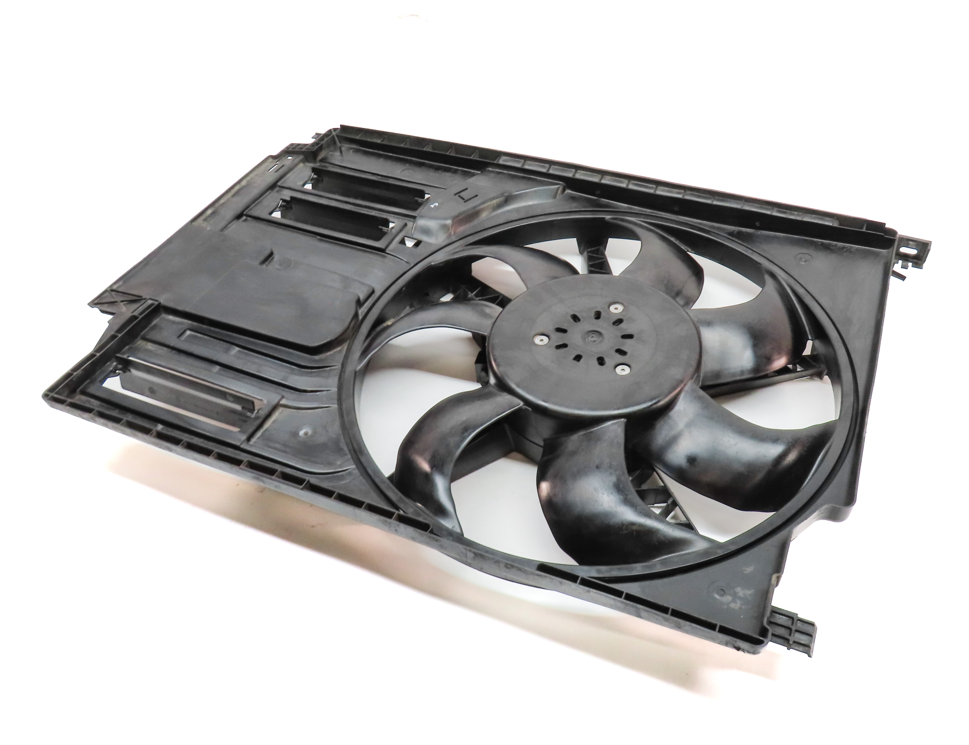 16-21 COOPER CLUBMAN COUNTRYMAN BMW X1 X2 F39 F48 RADIATOR COOLING FAN ASSEMBLY — exact item pictured